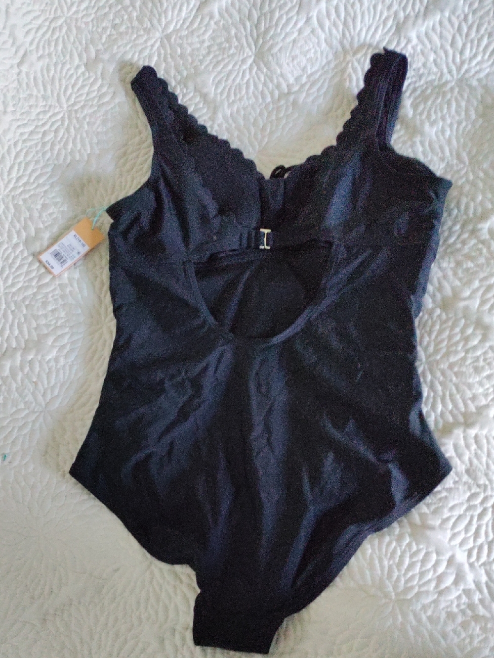 Kona Sol Grommet Scallop High Coverage One Piece Swimsuit Black XL - Picture 6 of 6